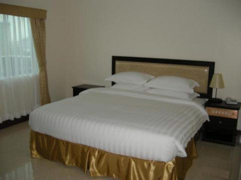 Cardamom Hotel & Apartment Phnom Penh Exterior photo