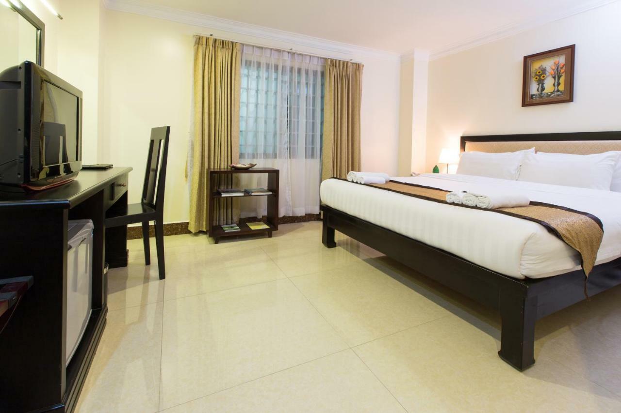Cardamom Hotel & Apartment Phnom Penh Exterior photo